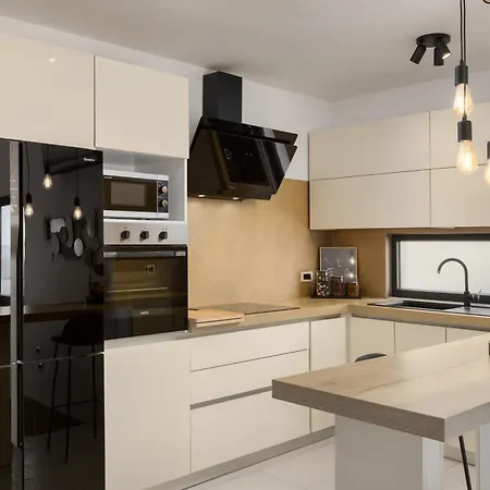 Lux Eol Apartment *